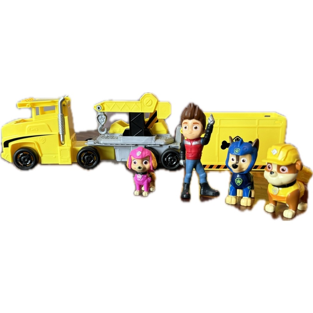 PAW Patrol Rubble’s Rescue Truck with PAW Patrol Figures Toy